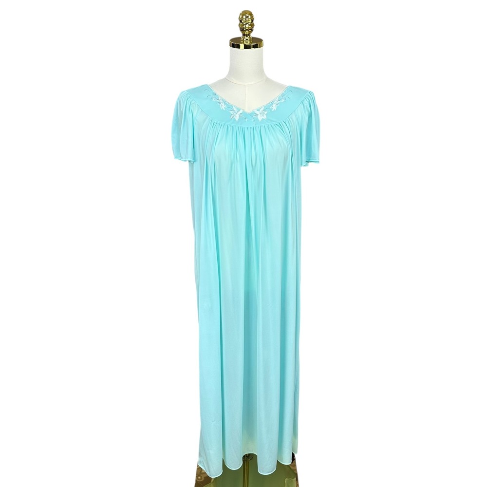 Vintage Miss Elaine Classics Blue Embroidered V-Neck Maxi Nightgown Womens Small